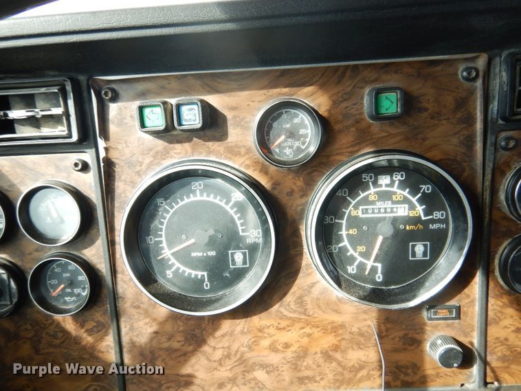 image for item DG8308 1992 Kenworth T600  dump truck