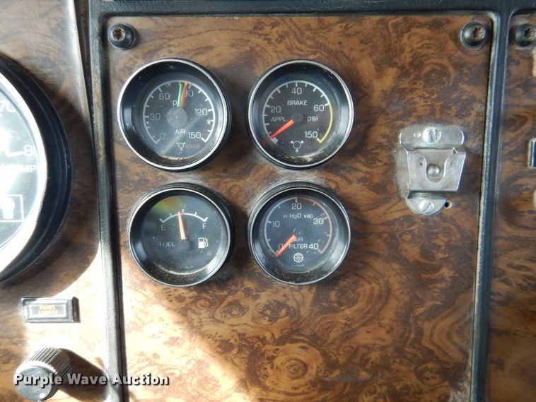 image for item DG8308 1992 Kenworth T600  dump truck