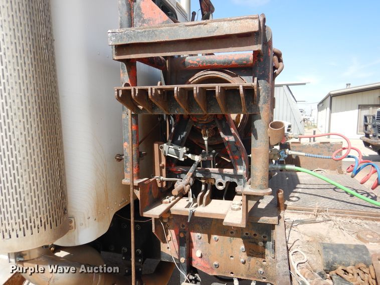 image for item DG8319 1998 Peterbilt 379 winch truck