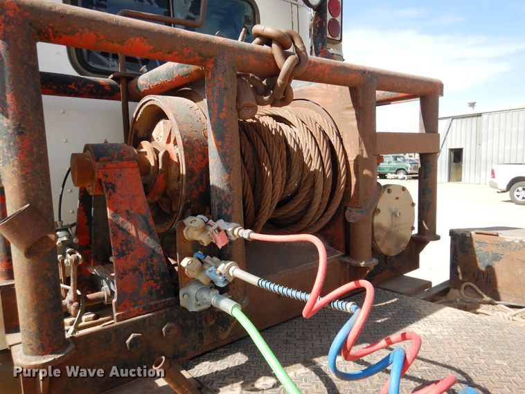 image for item DG8319 1998 Peterbilt 379 winch truck