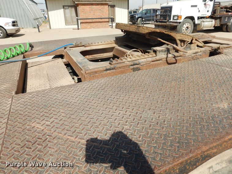 image for item DG8319 1998 Peterbilt 379 winch truck