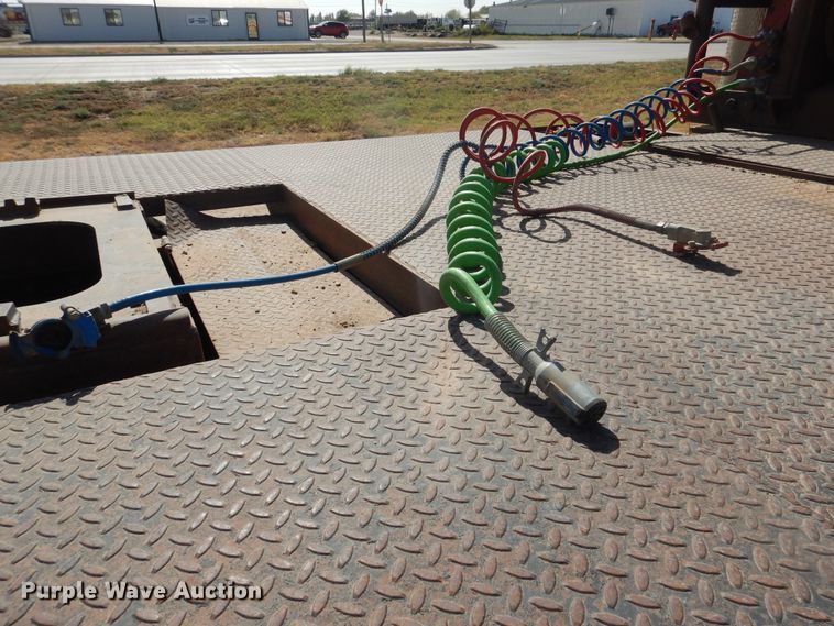 image for item DG8319 1998 Peterbilt 379 winch truck