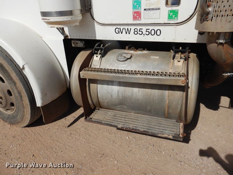 image for item DG8319 1998 Peterbilt 379 winch truck