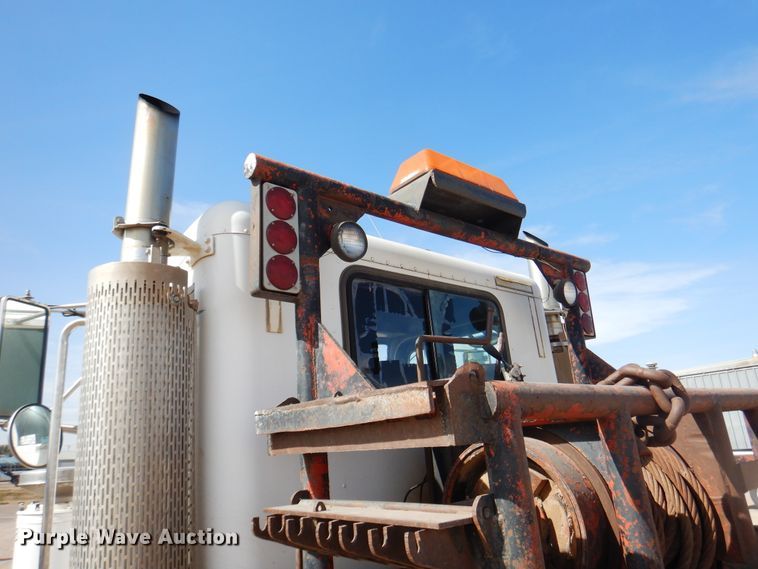 image for item DG8319 1998 Peterbilt 379 winch truck