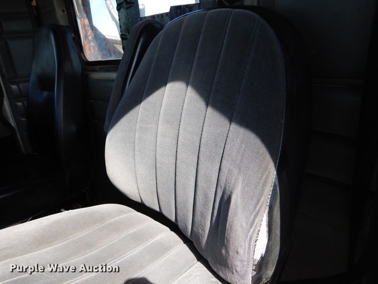 image for item DG8319 1998 Peterbilt 379 winch truck