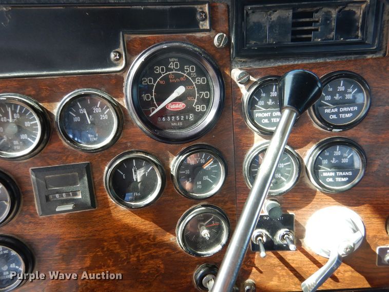 image for item DG8319 1998 Peterbilt 379 winch truck