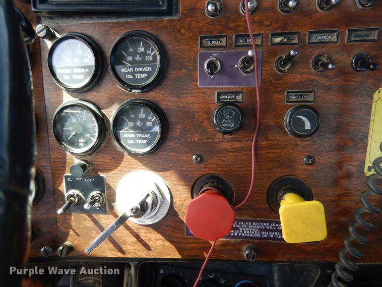 image for item DG8319 1998 Peterbilt 379 winch truck