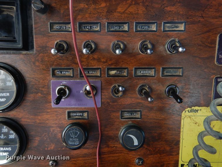 image for item DG8319 1998 Peterbilt 379 winch truck