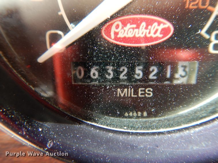 image for item DG8319 1998 Peterbilt 379 winch truck