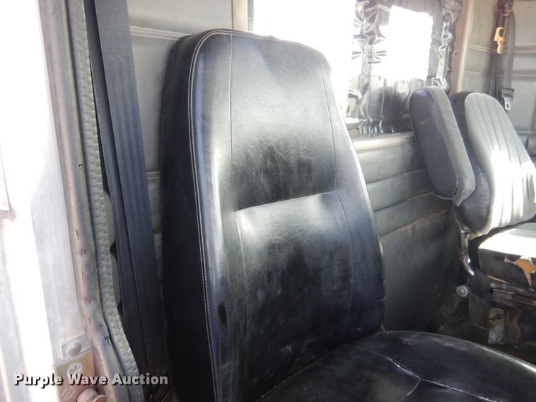 image for item DG8319 1998 Peterbilt 379 winch truck