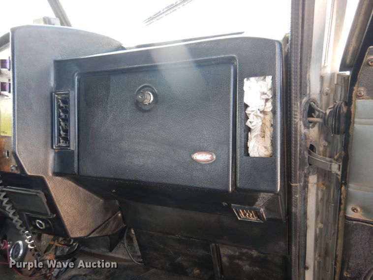 image for item DG8319 1998 Peterbilt 379 winch truck