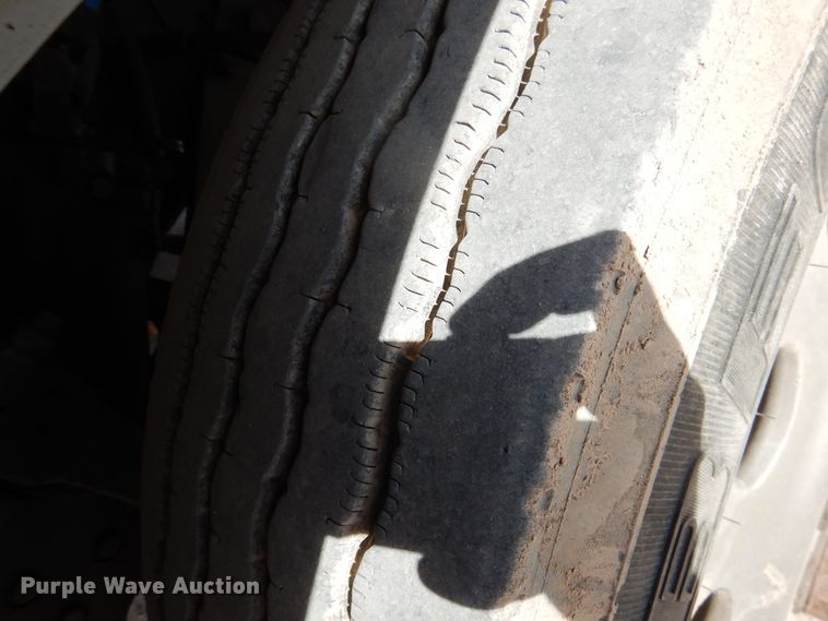 image for item DG8319 1998 Peterbilt 379 winch truck