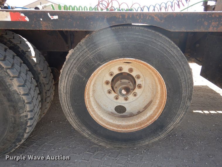 image for item DG8319 1998 Peterbilt 379 winch truck