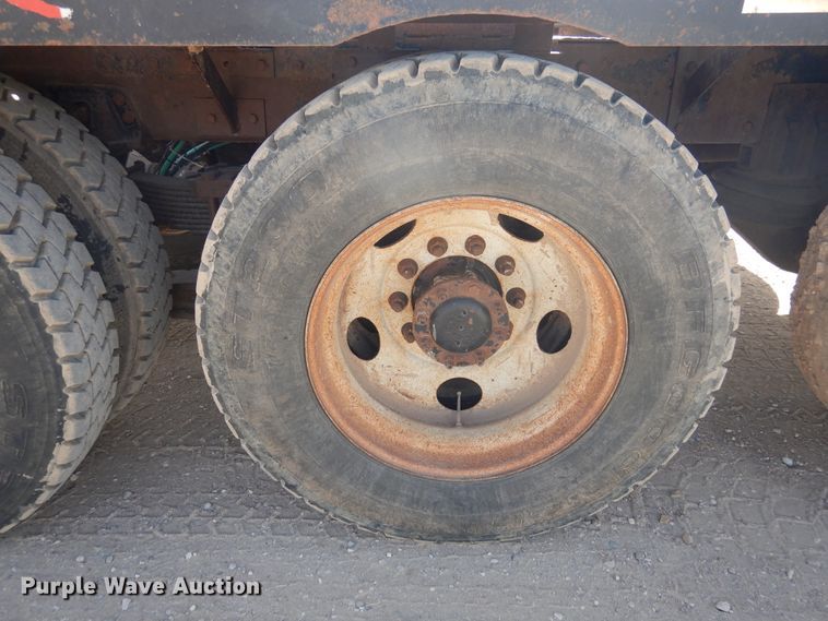 image for item DG8319 1998 Peterbilt 379 winch truck