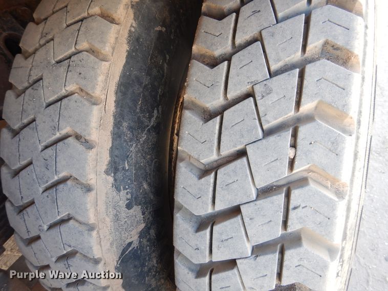 image for item DG8319 1998 Peterbilt 379 winch truck