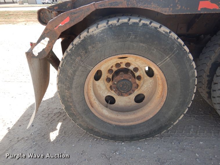 image for item DG8319 1998 Peterbilt 379 winch truck