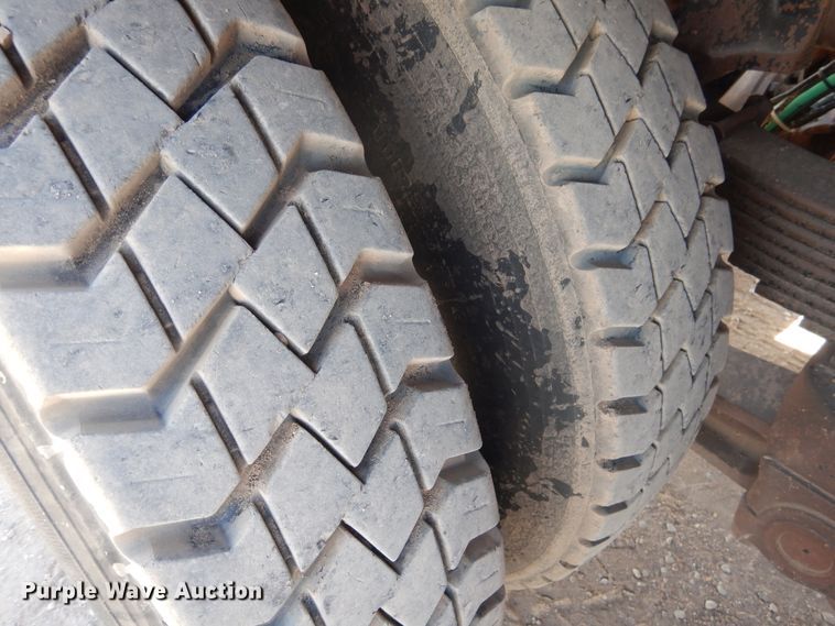 image for item DG8319 1998 Peterbilt 379 winch truck