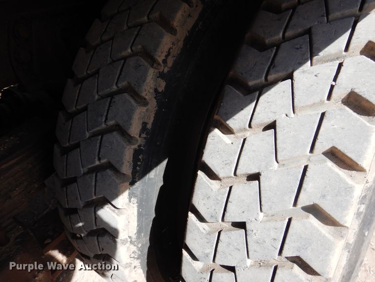 image for item DG8319 1998 Peterbilt 379 winch truck