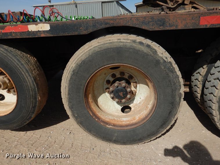 image for item DG8319 1998 Peterbilt 379 winch truck