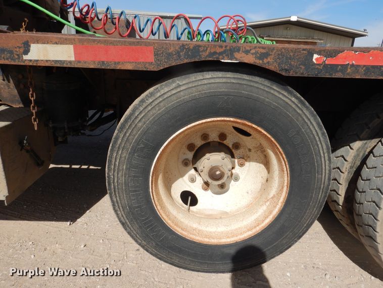 image for item DG8319 1998 Peterbilt 379 winch truck