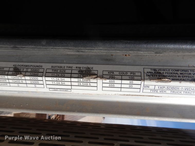 image for item DG8319 1998 Peterbilt 379 winch truck