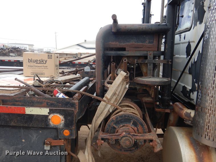 image for item DG8320 1993 Mack RD688S  winch truck