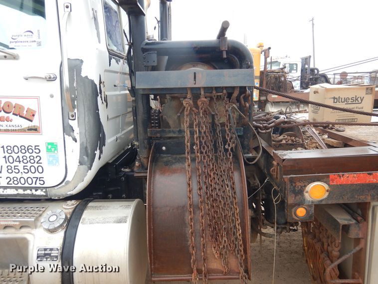 image for item DG8320 1993 Mack RD688S  winch truck