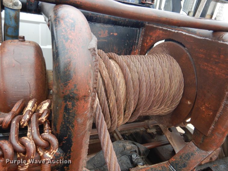 image for item DG8320 1993 Mack RD688S  winch truck