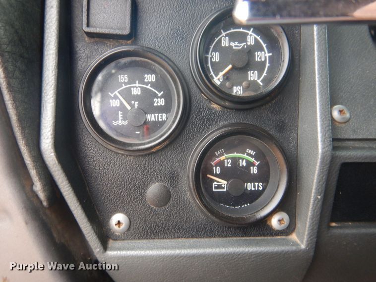 image for item DG8320 1993 Mack RD688S  winch truck