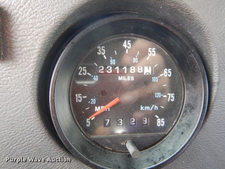 image for item DG8320 1993 Mack RD688S  winch truck