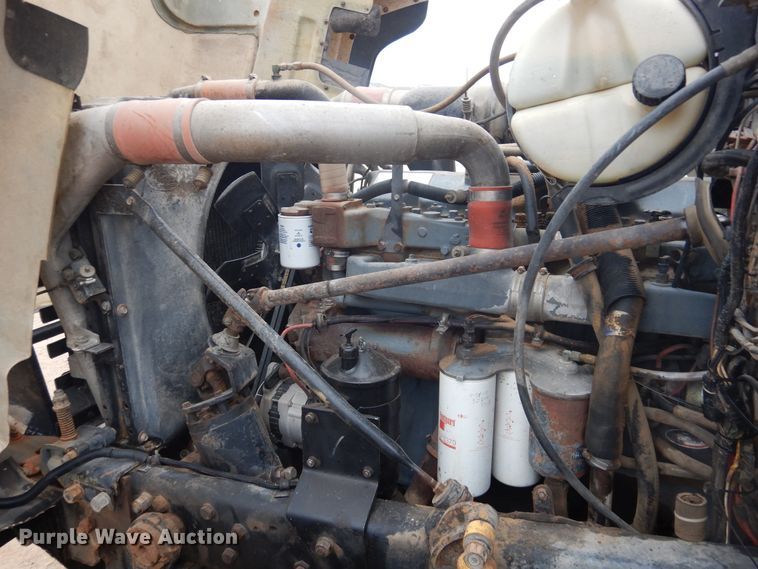 image for item DG8320 1993 Mack RD688S  winch truck