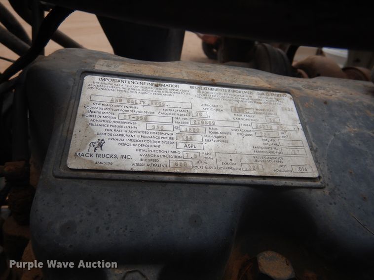 image for item DG8320 1993 Mack RD688S  winch truck