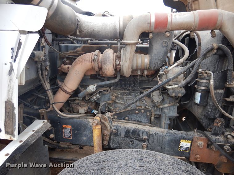 image for item DG8320 1993 Mack RD688S  winch truck