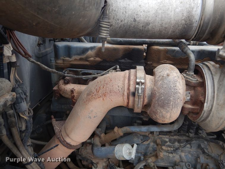 image for item DG8320 1993 Mack RD688S  winch truck