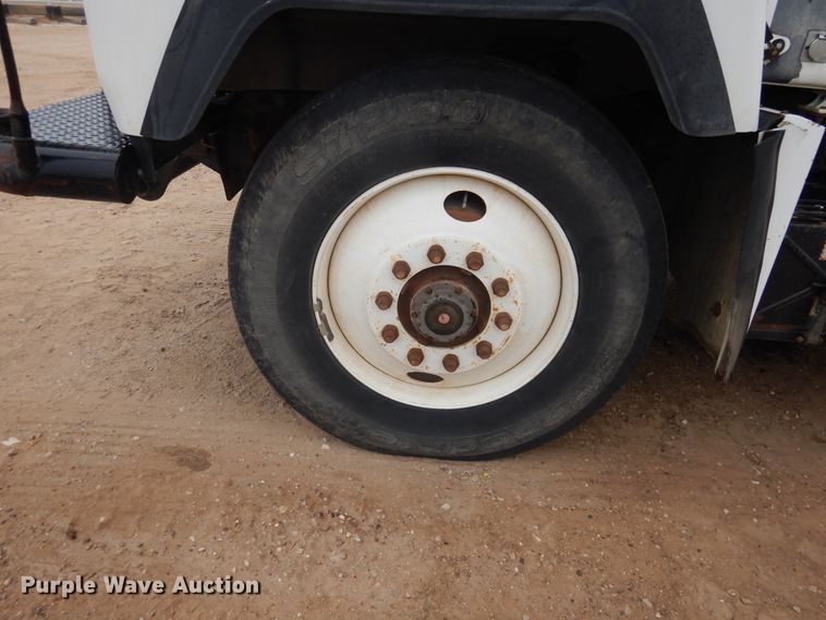 image for item DG8320 1993 Mack RD688S  winch truck