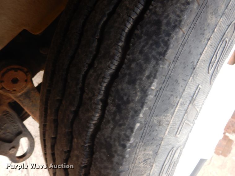 image for item DG8320 1993 Mack RD688S  winch truck