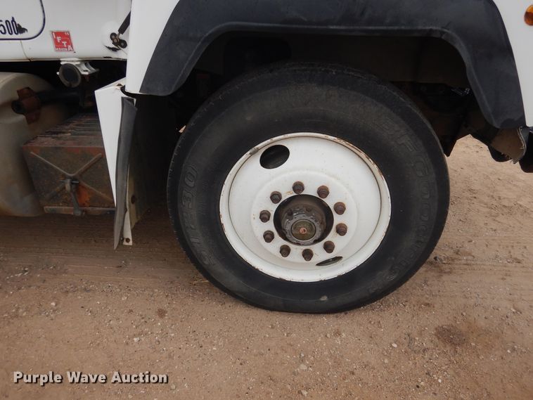 image for item DG8320 1993 Mack RD688S  winch truck