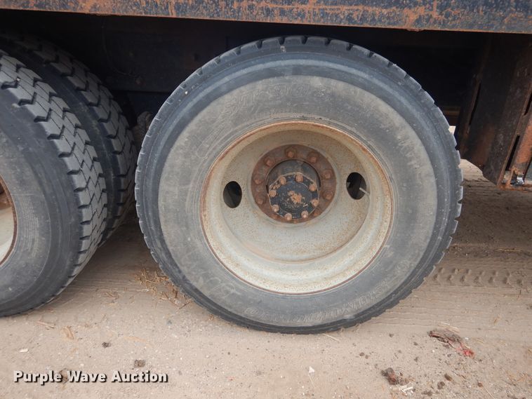 image for item DG8320 1993 Mack RD688S  winch truck