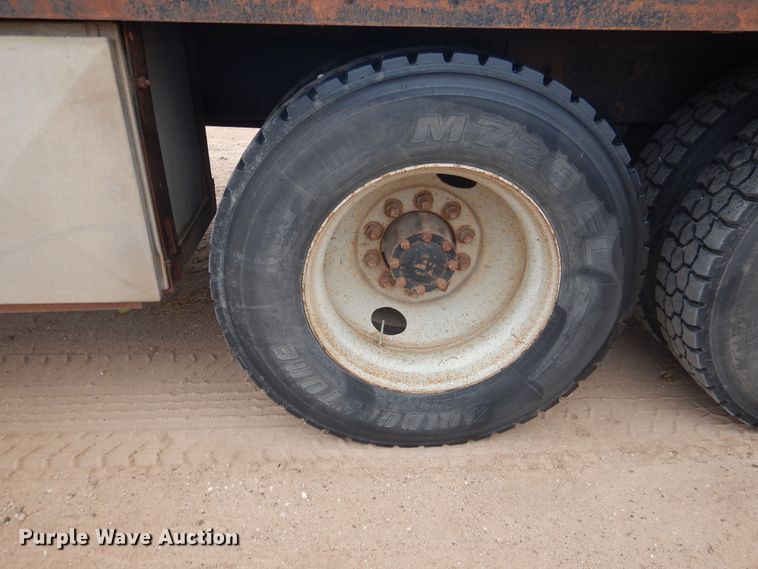 image for item DG8320 1993 Mack RD688S  winch truck