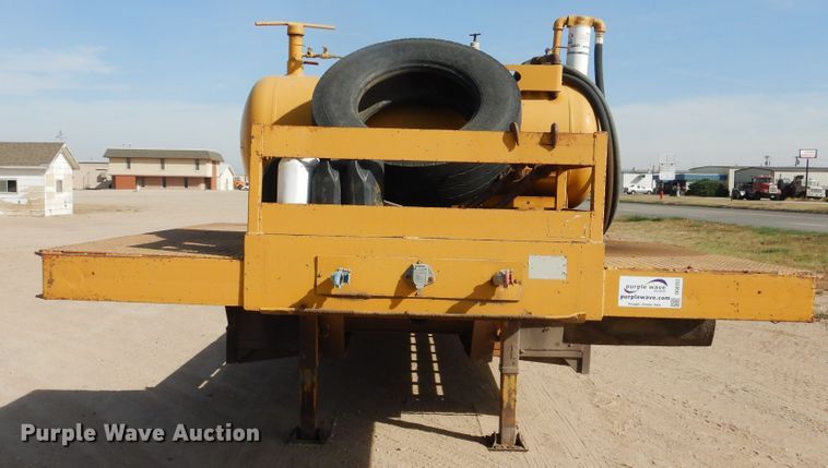 image for item DG8322 1996 Dynaweld drop deck equipment trailer