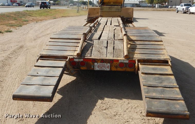 image for item DG8322 1996 Dynaweld drop deck equipment trailer