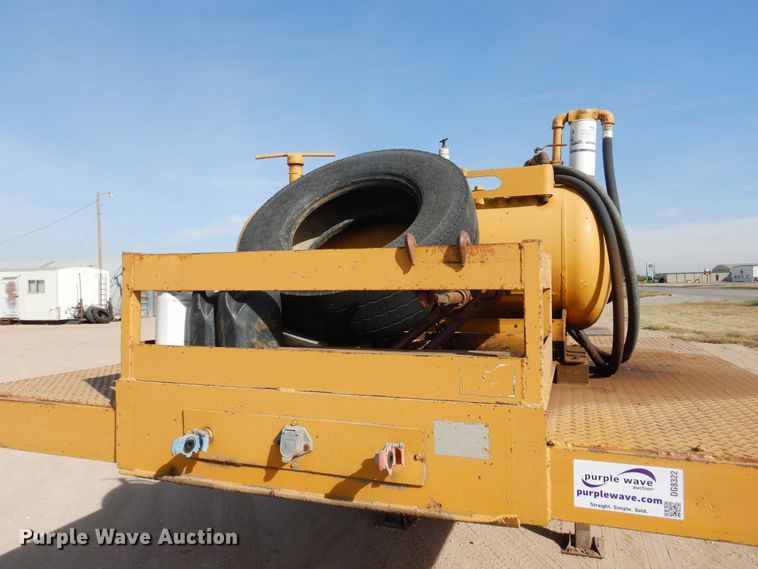 image for item DG8322 1996 Dynaweld drop deck equipment trailer