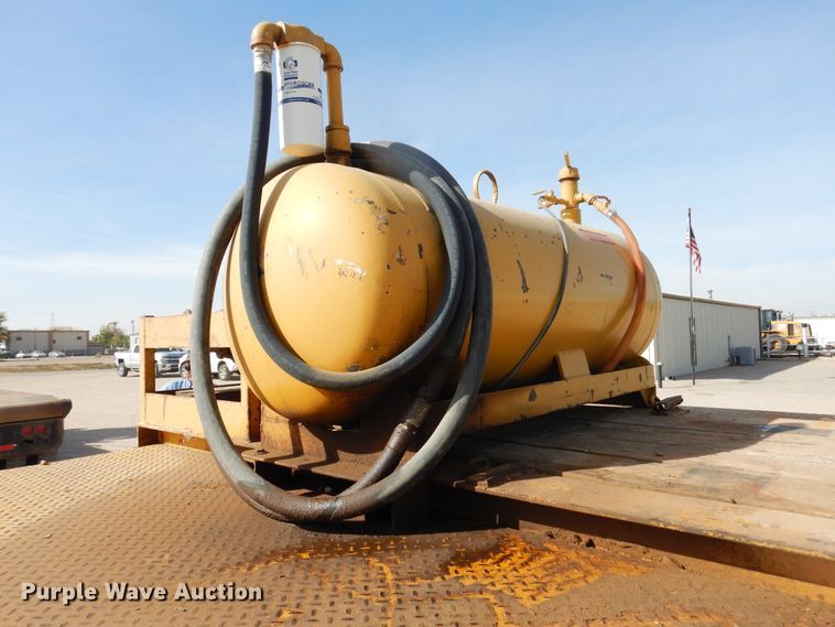 image for item DG8322 1996 Dynaweld drop deck equipment trailer