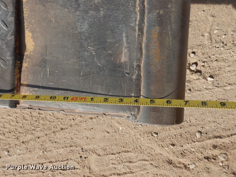 image for item DG8322 1996 Dynaweld drop deck equipment trailer