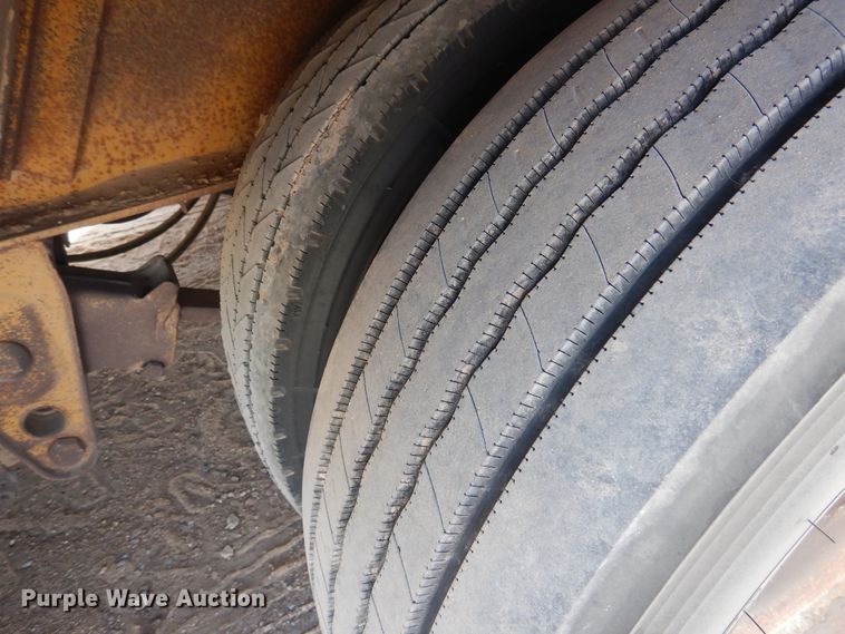 image for item DG8322 1996 Dynaweld drop deck equipment trailer