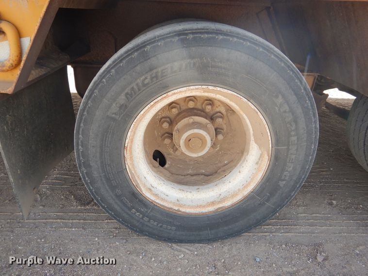 image for item DG8322 1996 Dynaweld drop deck equipment trailer