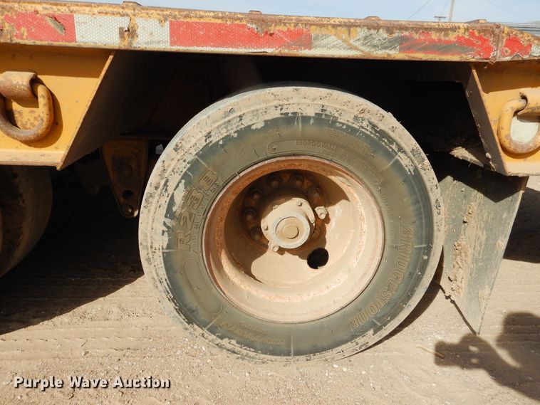 image for item DG8322 1996 Dynaweld drop deck equipment trailer