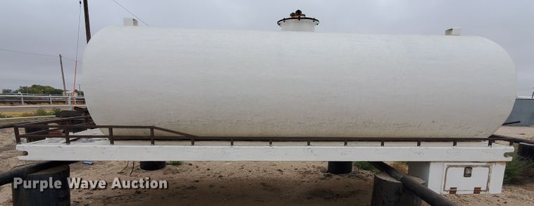 image for item DG8325 Fiberglass water tank bed