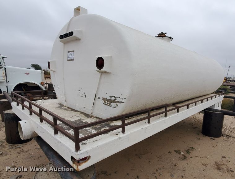 image for item DG8325 Fiberglass water tank bed