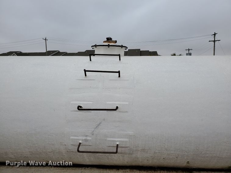 image for item DG8325 Fiberglass water tank bed